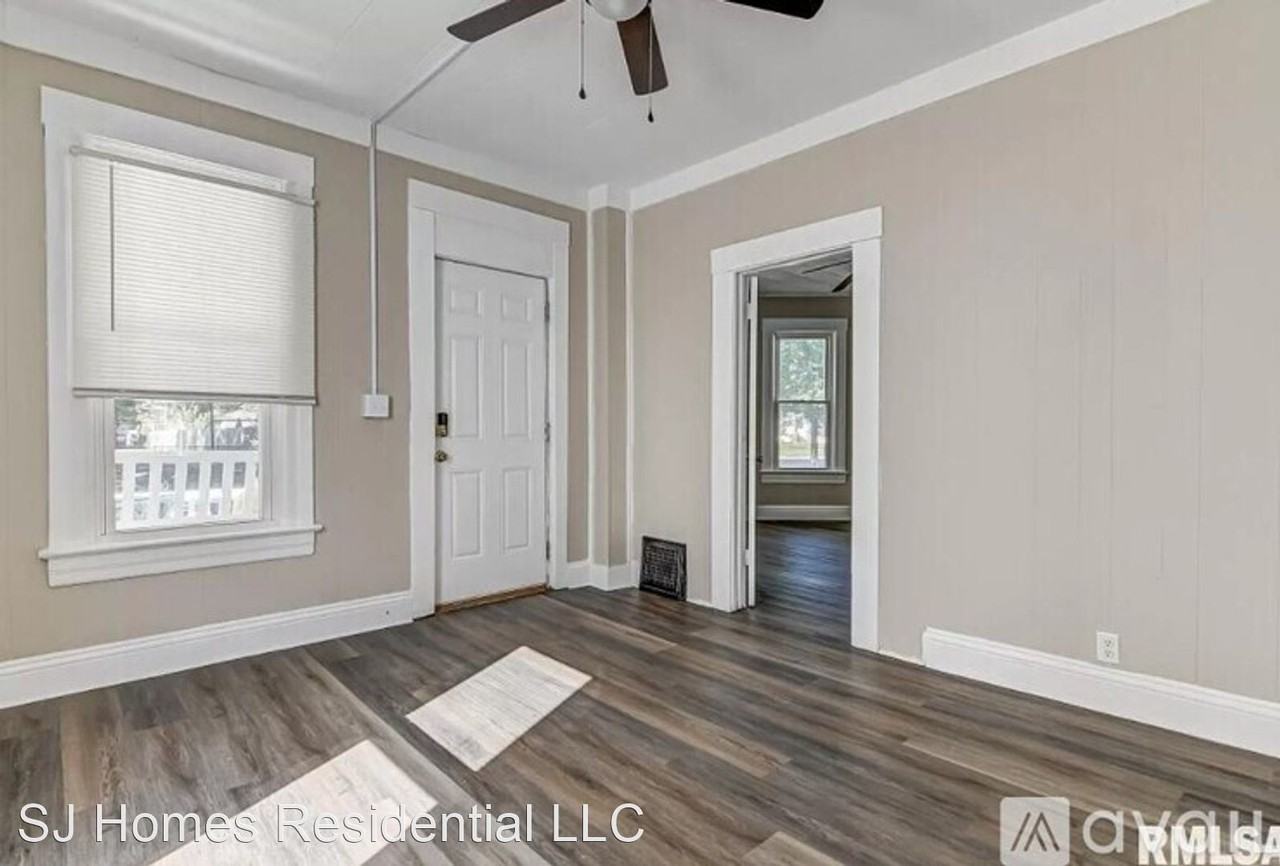 1016 N 8th St - Photo 2 of 8