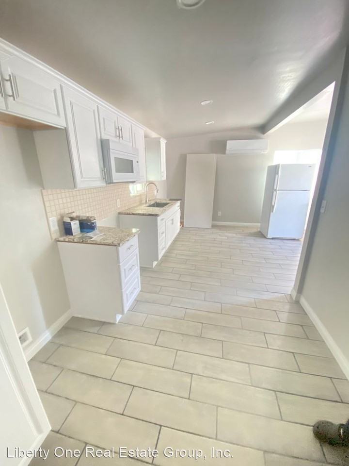 720 Irvin St - Photo 2 of 4