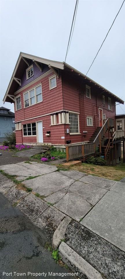 1010 Franklin Ave. - 586 10th St. - Photo 2 of 2