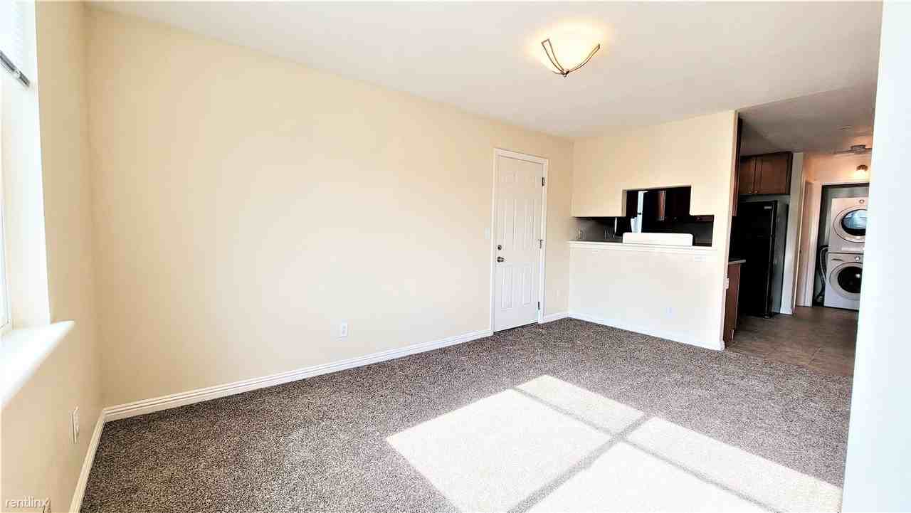 22695 Sonoma St - Photo 3 of 19