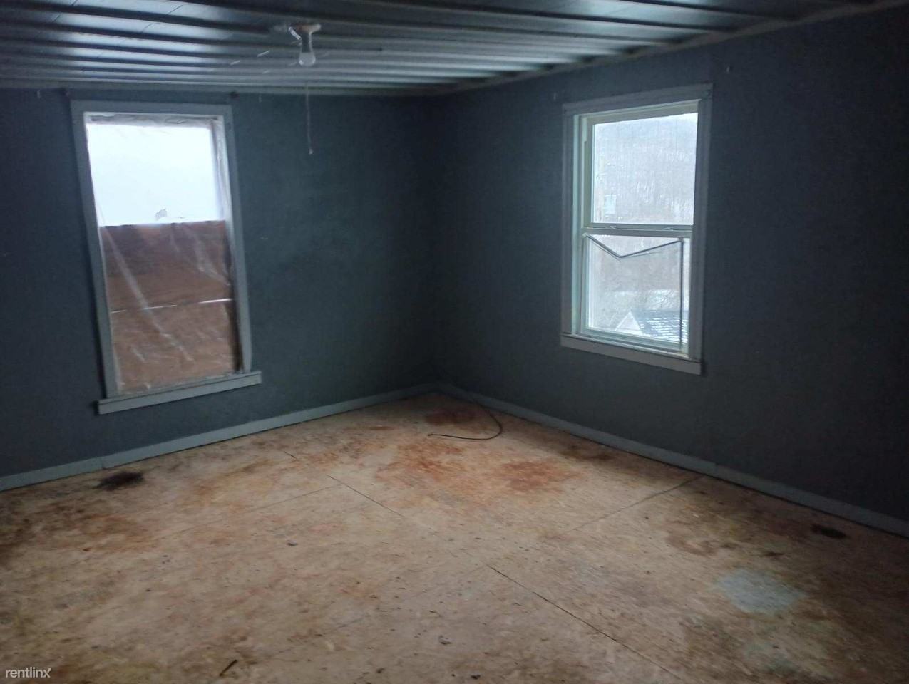 512 E Main St - Photo 2 of 7