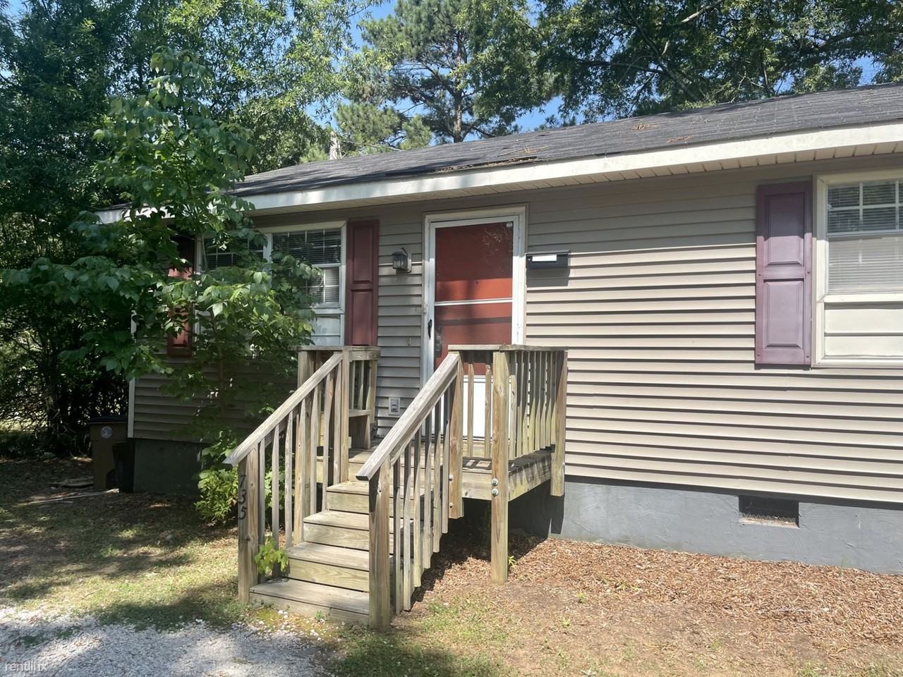 735 N Main St - Photo 3 of 7