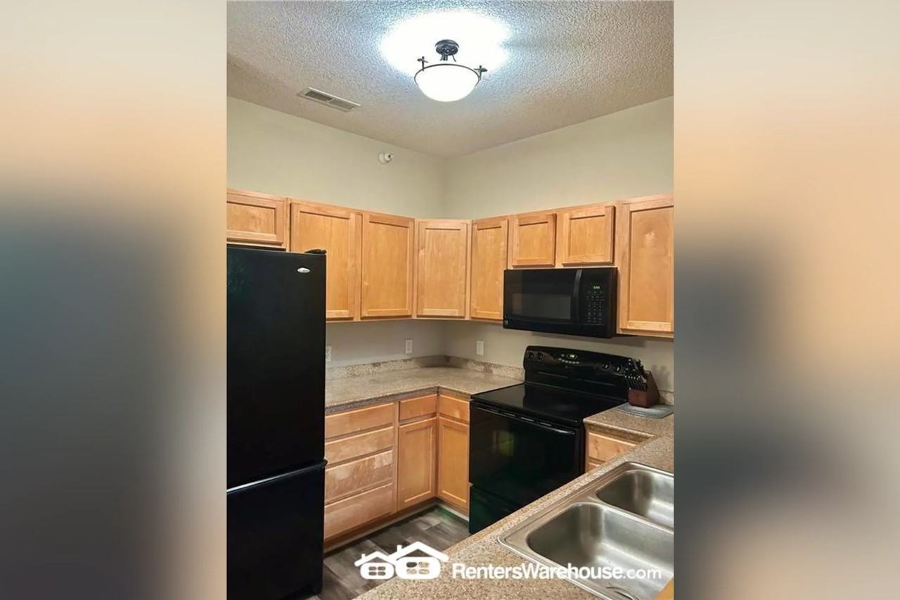 5638 Winnetka Ave N - Photo 3 of 12