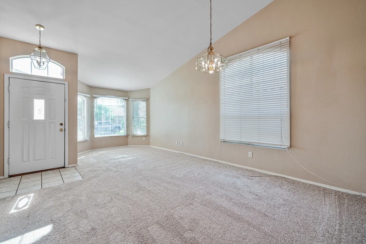 897 N Joshua Tree Ln - Photo 3 of 30