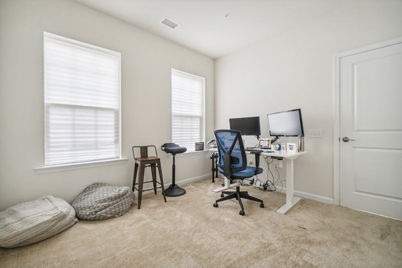 8 Haralson Ct - Photo 4 of 32