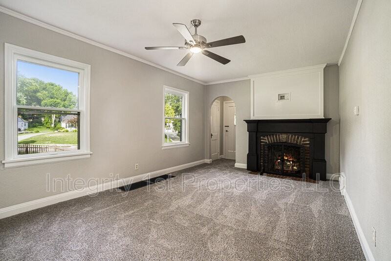 7 Maple Dr - Photo 2 of 23