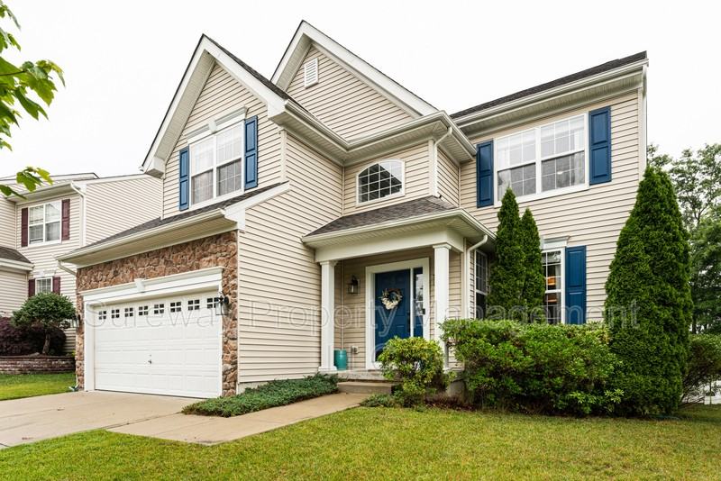 232 Pheasant Run Rd - Photo 3 of 36
