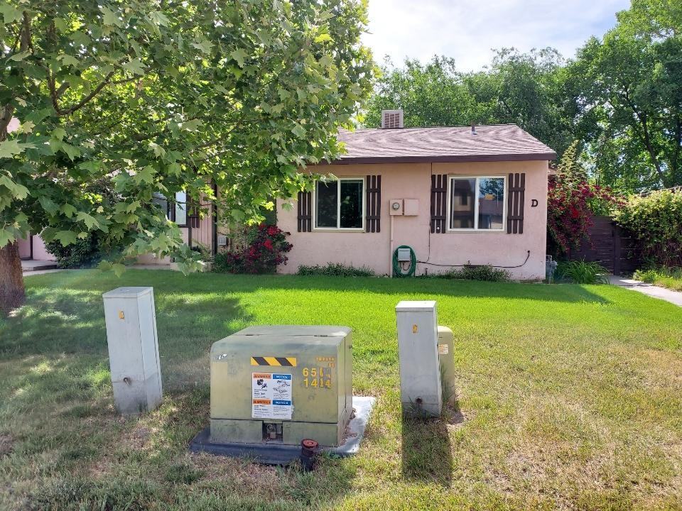 557 W Good Hope Cir #D - Photo 2 of 2