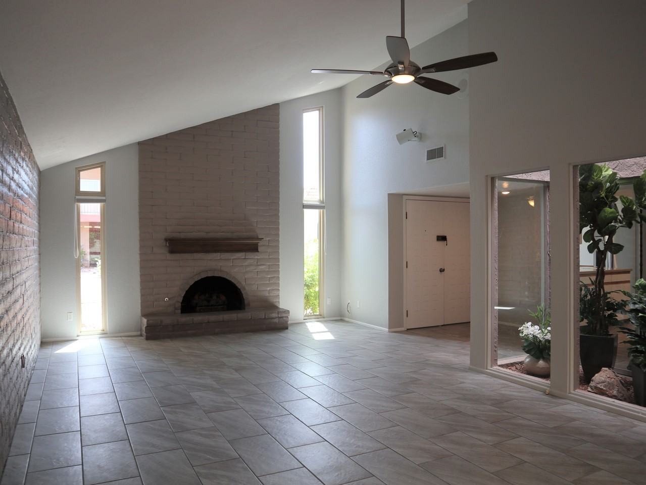 5733 N Camino De Las Estrellas - Photo 2 of 38