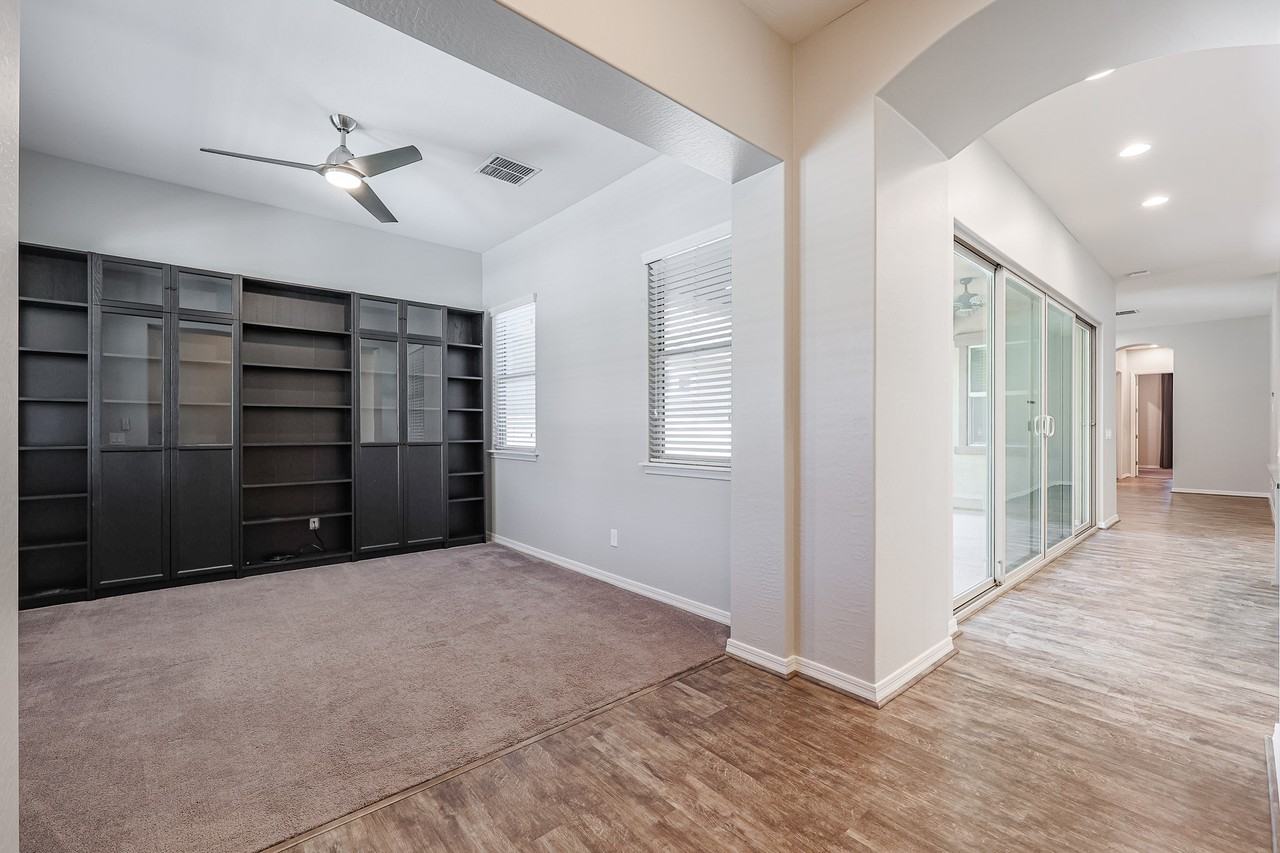 4429 E Jones St - Photo 6 of 36