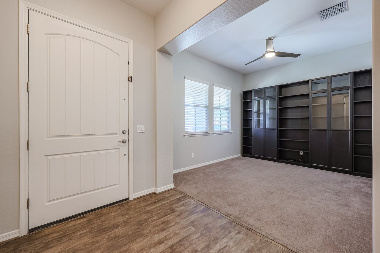 4429 E Jones St - Photo 7 of 36