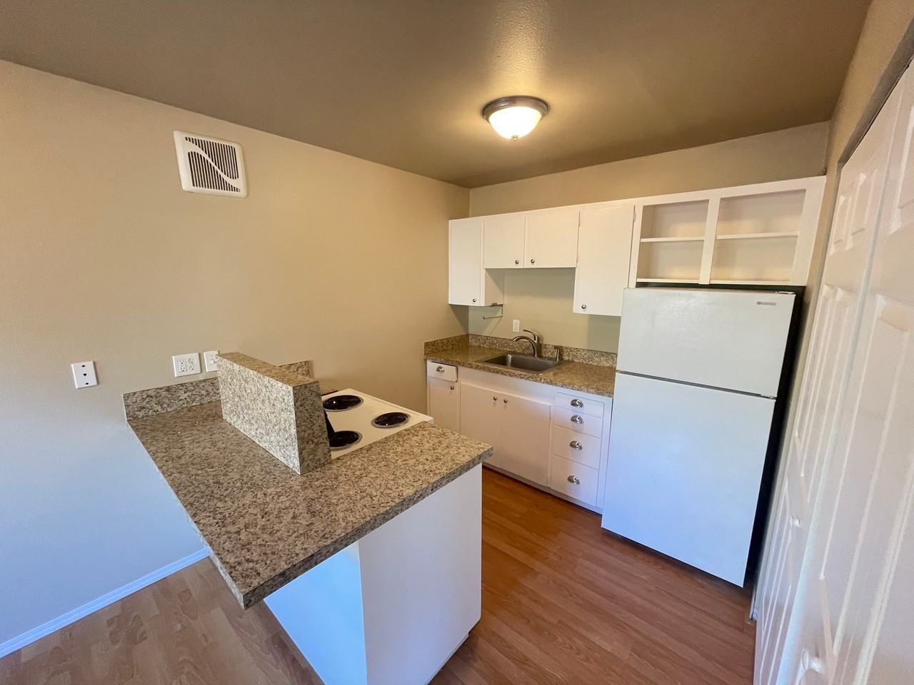 5507 Se Lafayette St - Photo 2 of 10