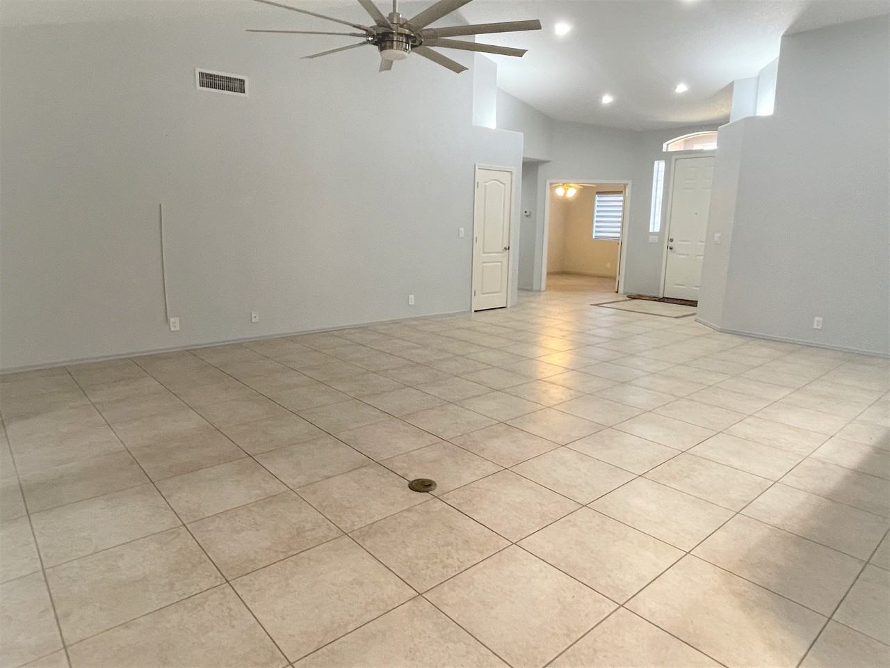 11520 E Nido Ave - Photo 2 of 27