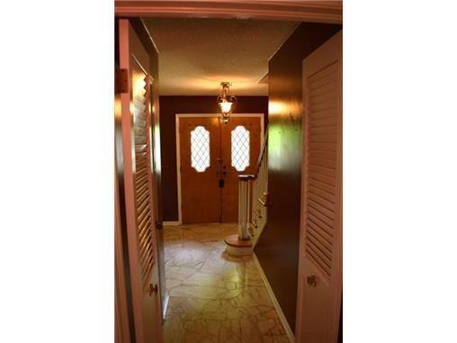 14413 Berkshire Dr - Photo 3 of 22