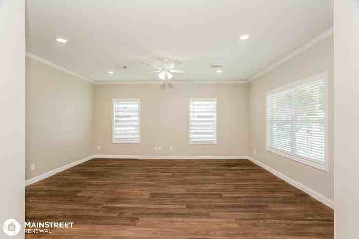 1129 12th Ave S - Photo 3 of 16