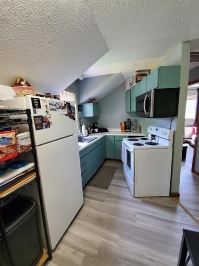 1995 Eugene St #2 - Photo 3 of 11