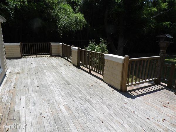 2410 Kingstown Rd - Photo 3 of 14