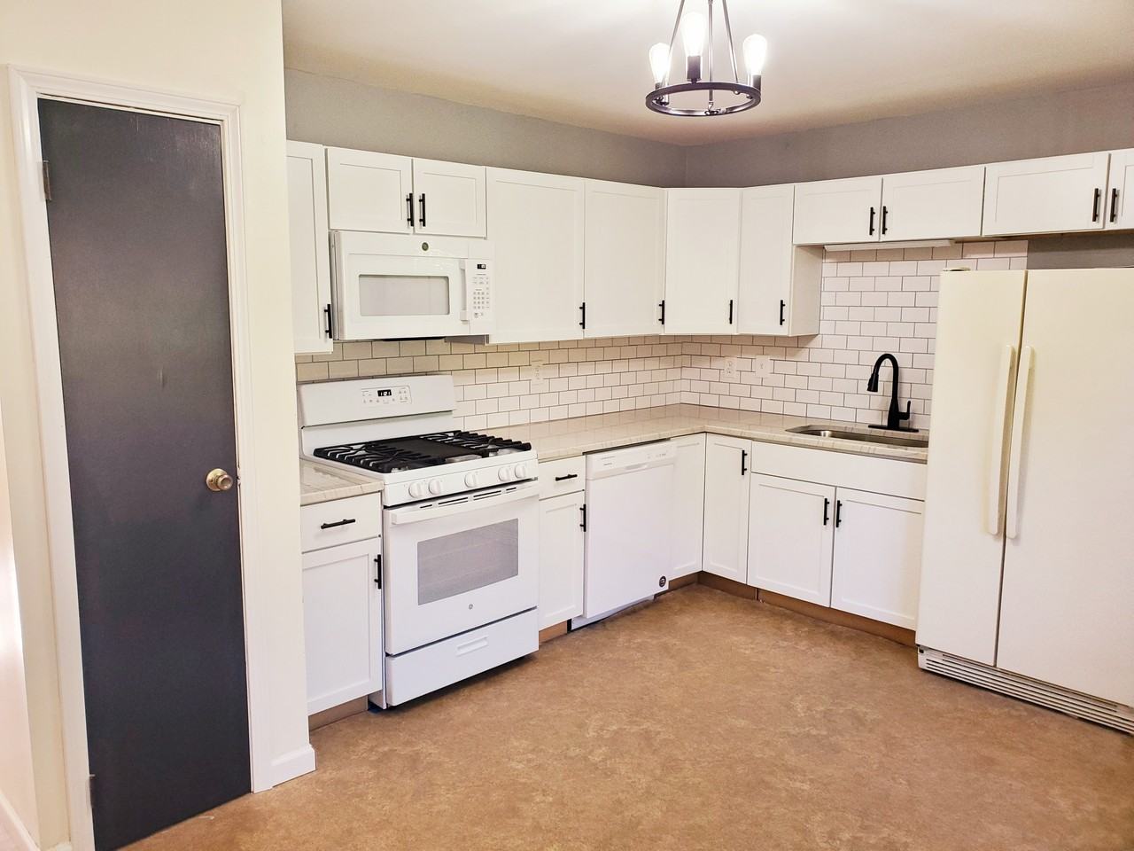 1212 Oriole Ct #NA - Photo 3 of 11