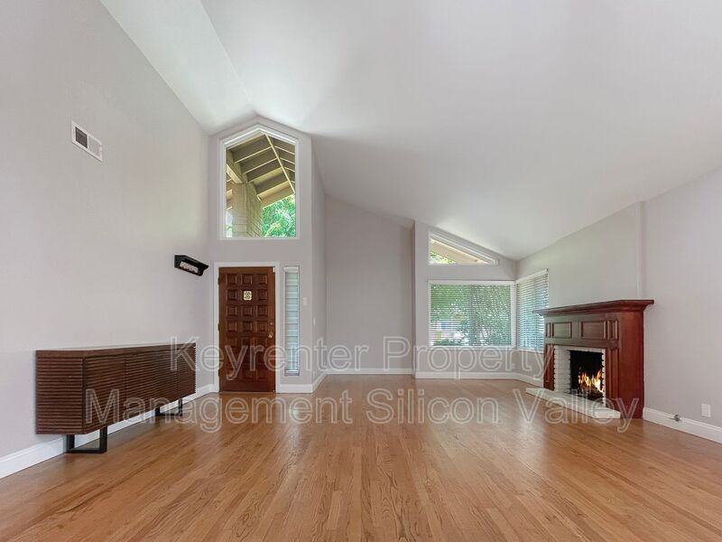 2261 Plummer Ave - Photo 4 of 26