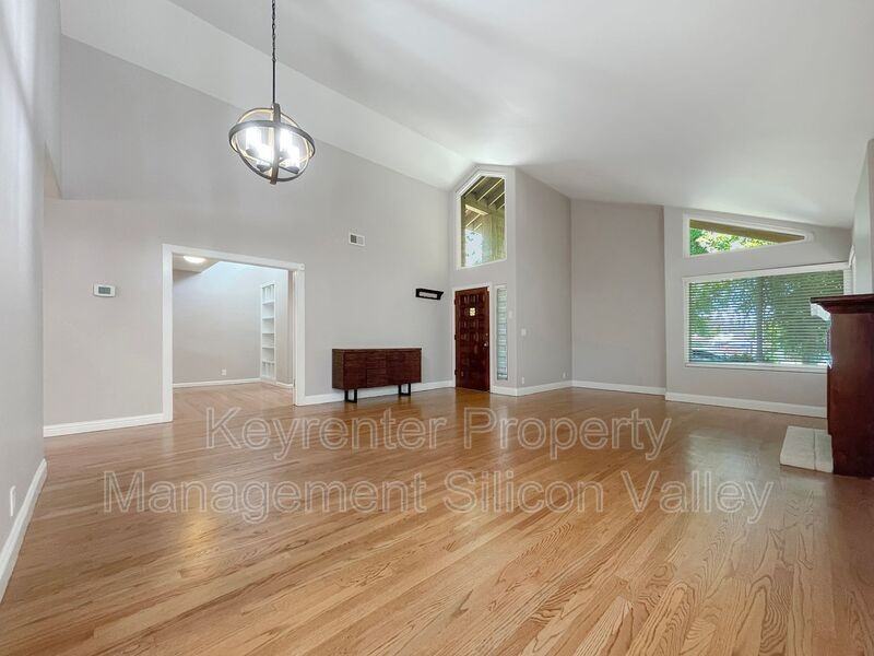 2261 Plummer Ave - Photo 6 of 26