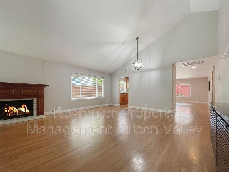 2261 Plummer Ave - Photo 7 of 26