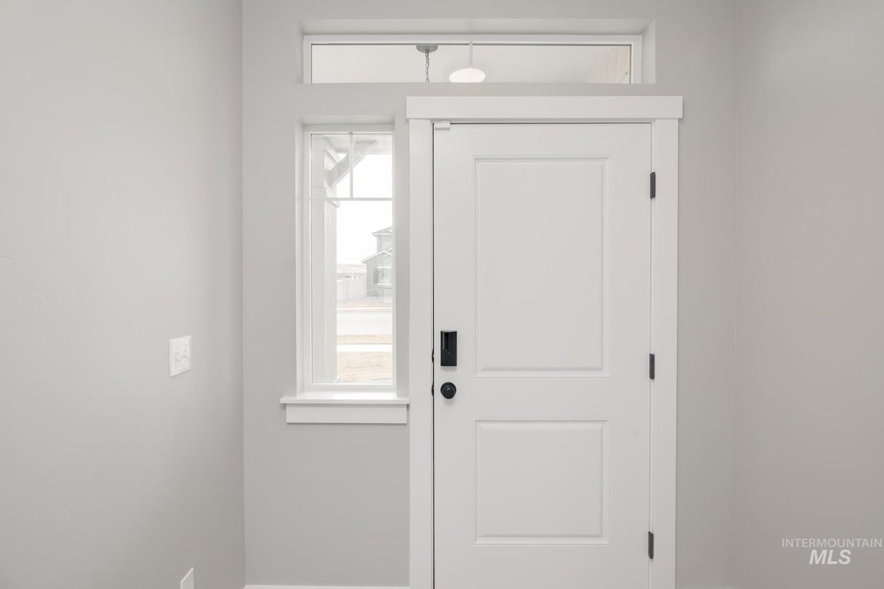 11875 W Red Clover St #NA - Photo 2 of 27