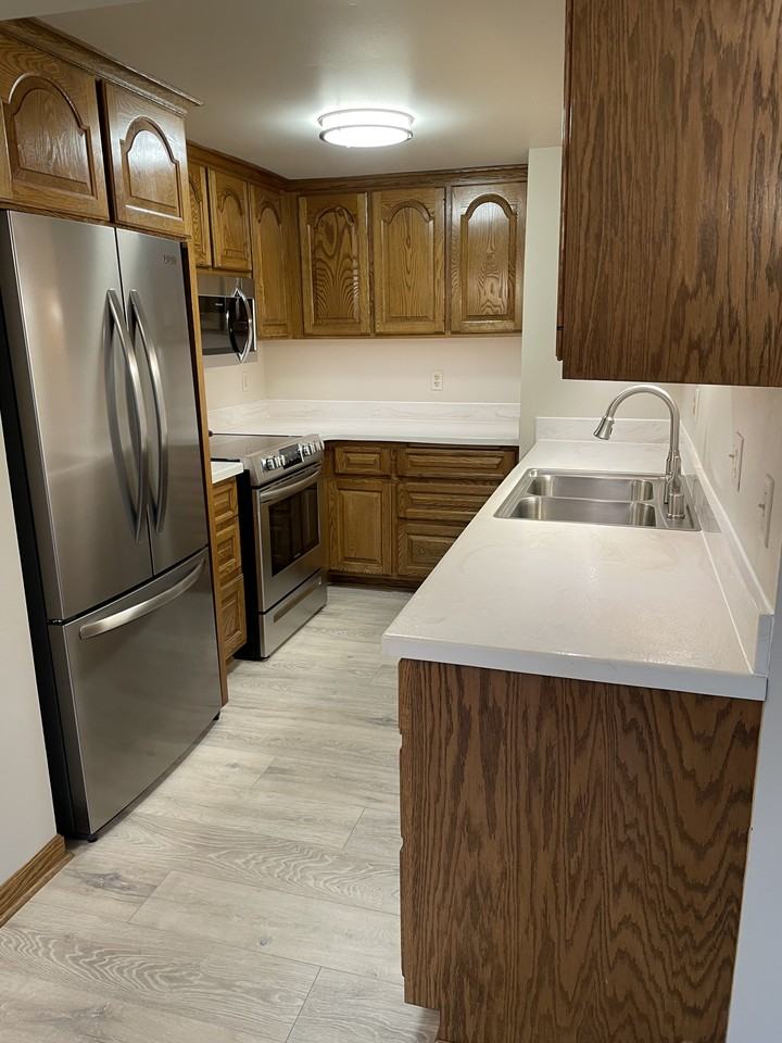 W296N2920 Franciscan Rd #LFS - Photo 2 of 5