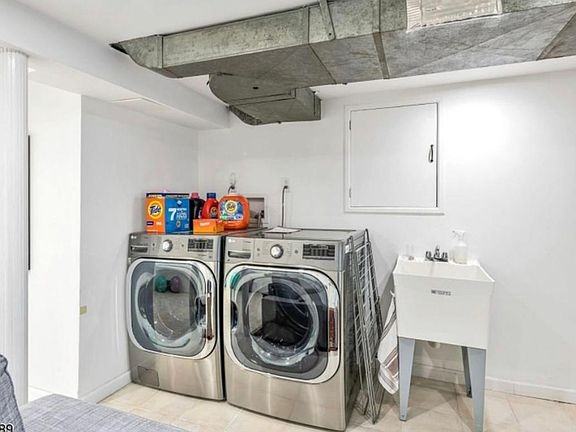 81 Delmar Ave #NA - Photo 3 of 13