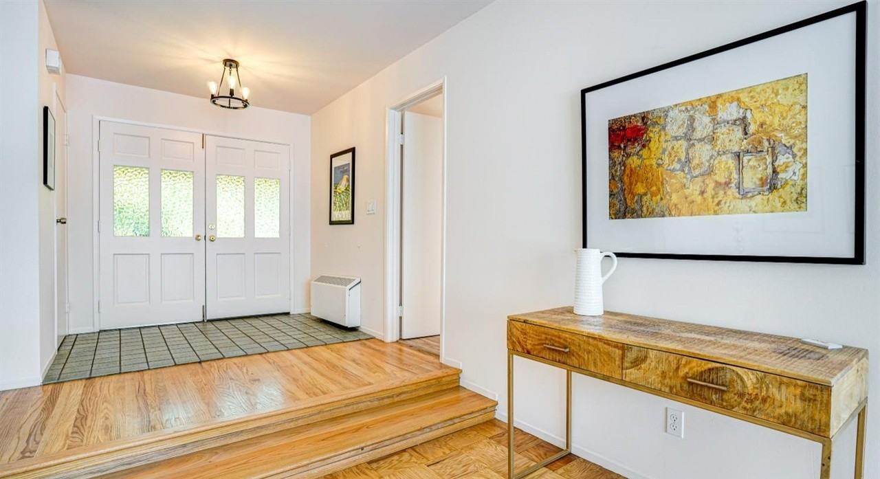 27 Castlewood Dr #NA - Photo 3 of 19