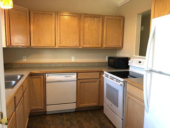 2842 Stratford Ln #NA - Photo 2 of 8