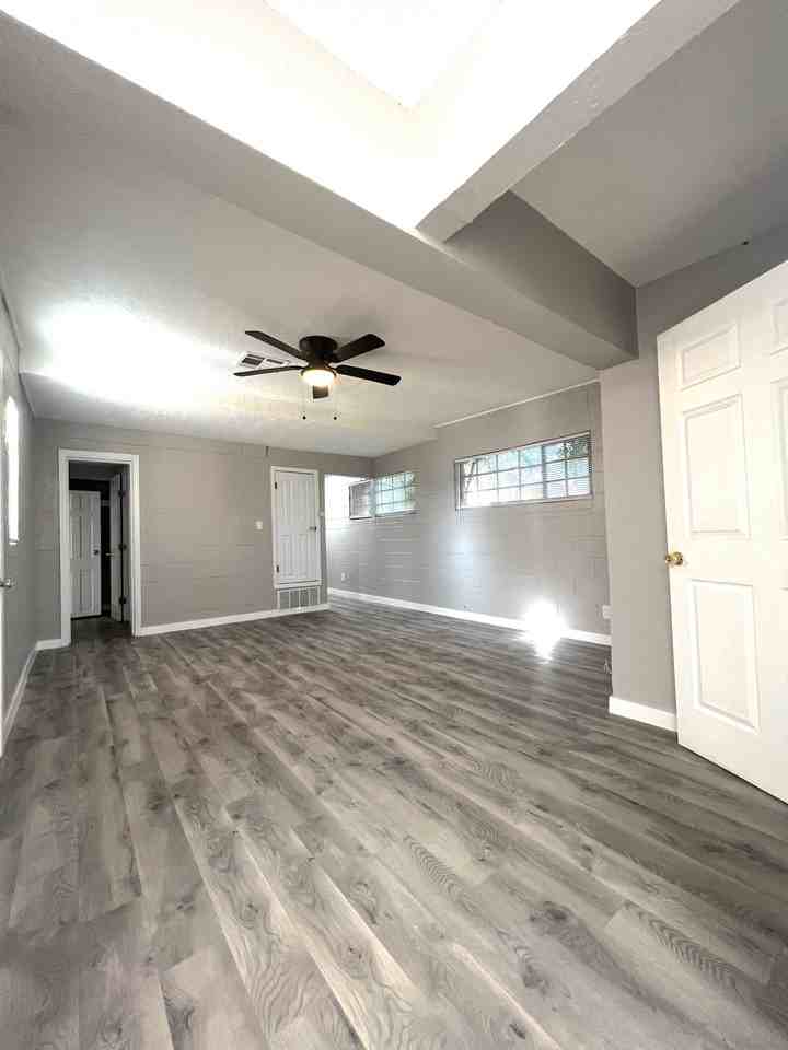 164 S Maryland St #REAR - Photo 3 of 14