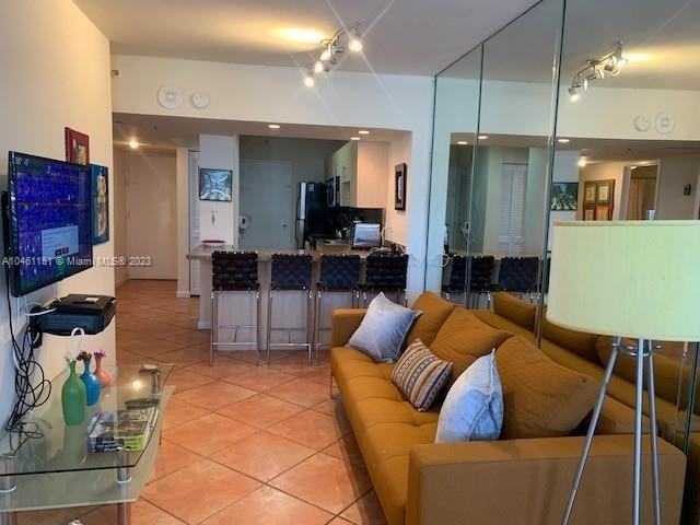 100 Lincoln Rd #1129 - Photo 4 of 31