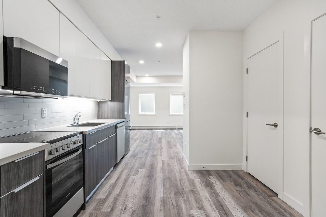 B2, 10720 78 Avenue Northwest B2, Edmonton, AB T6E 1P6 Studio