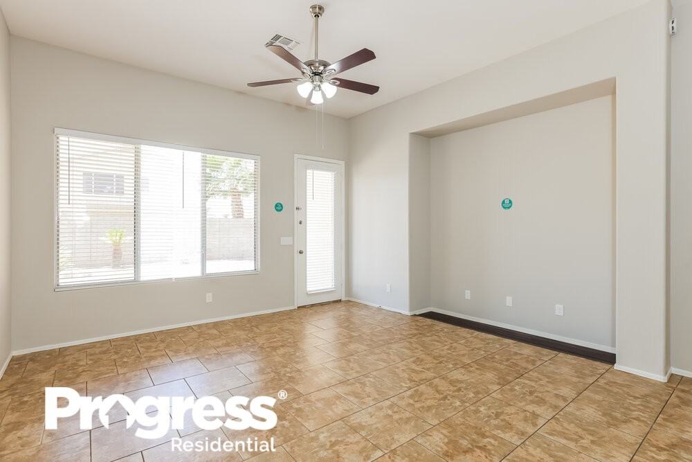 8001 W Rose Garden Ln - Photo 3 of 16