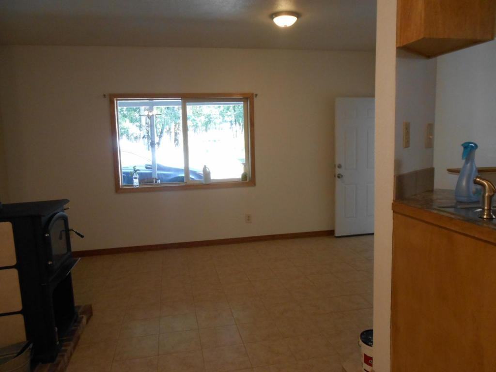 Totem Pole Rd - Photo 3 of 19