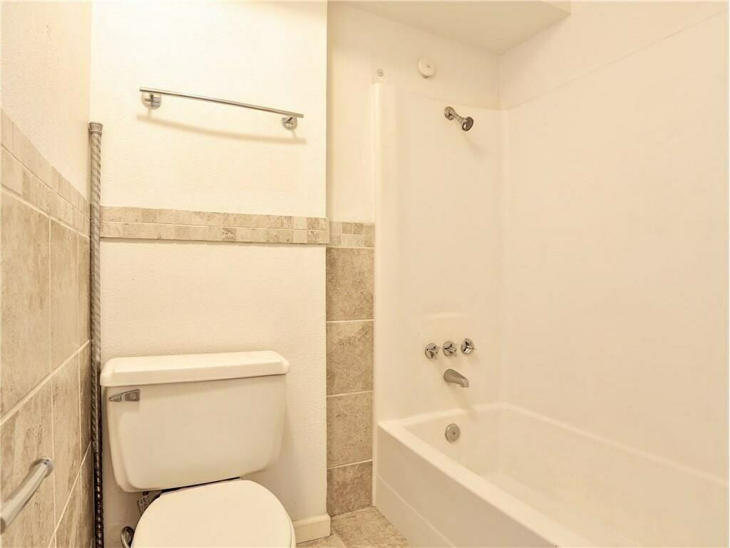 210 W 38th St #10 - Photo 7 of 9