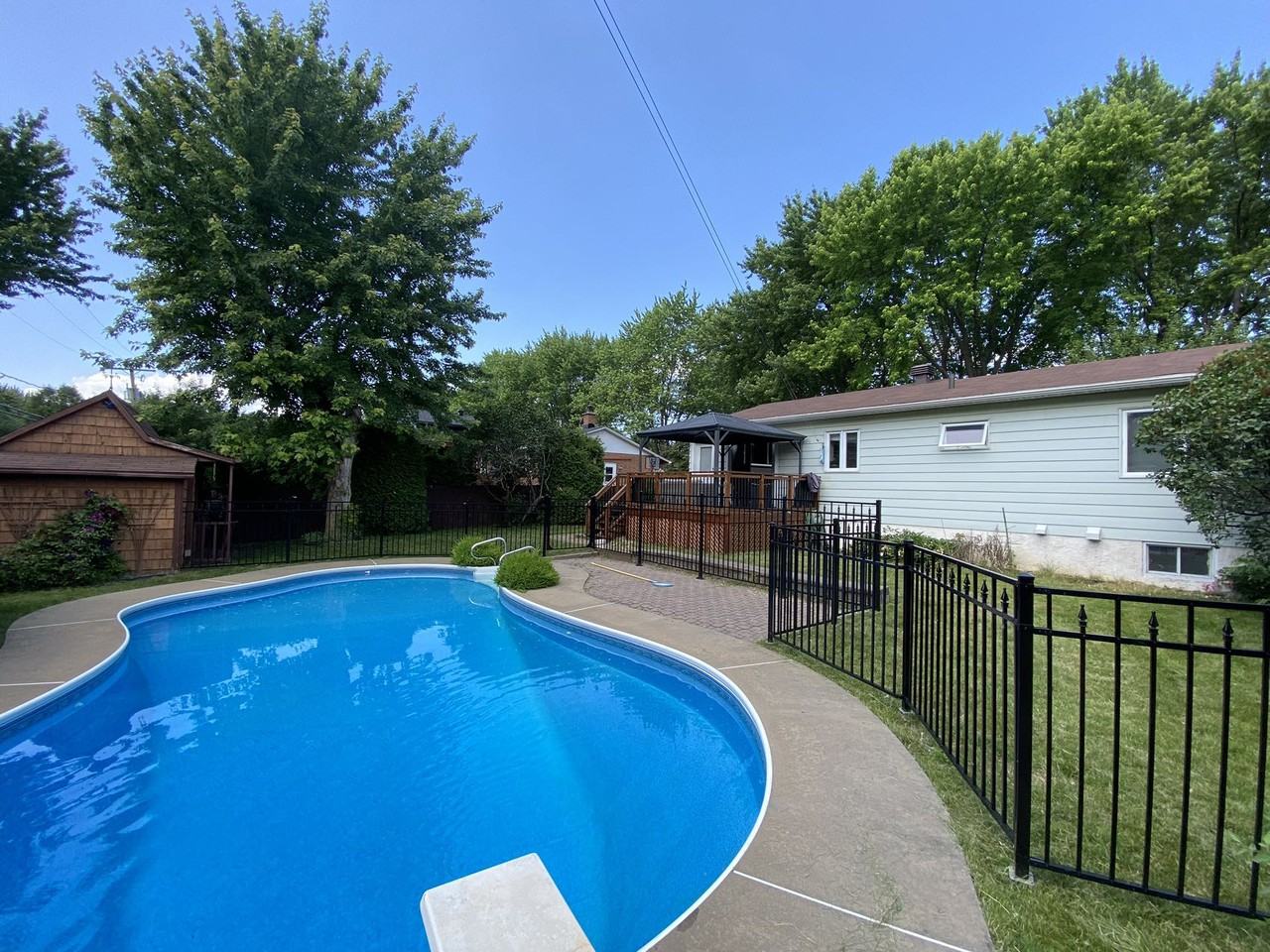 121 Place Mercure - Photo 2 of 15