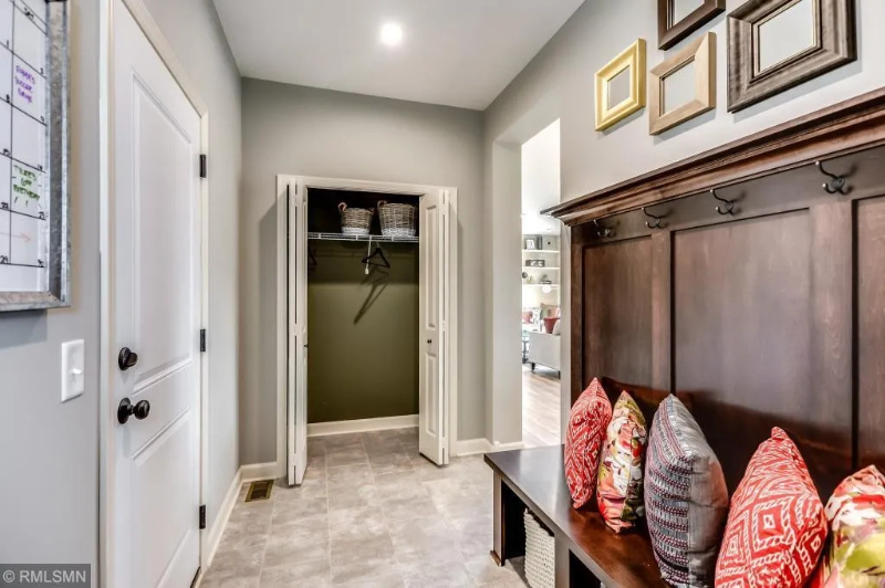 7674 Parell Ave Ne - Photo 3 of 14