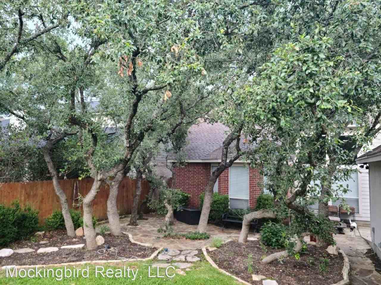 18810 Surreywood - Photo 3 of 14