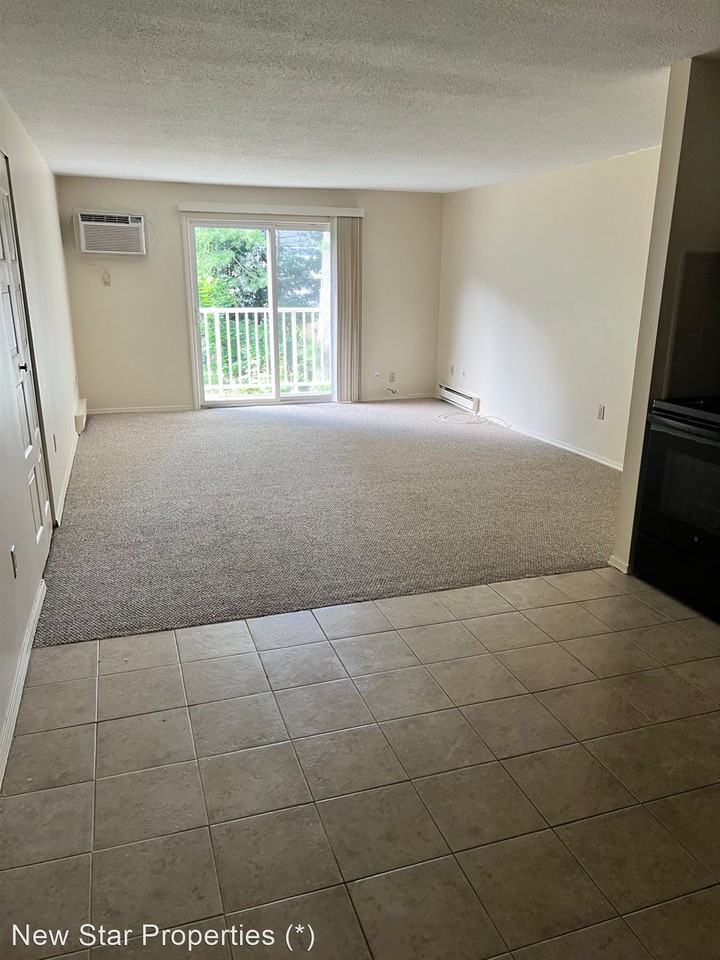 127 Capital Hill Dr - Photo 2 of 10