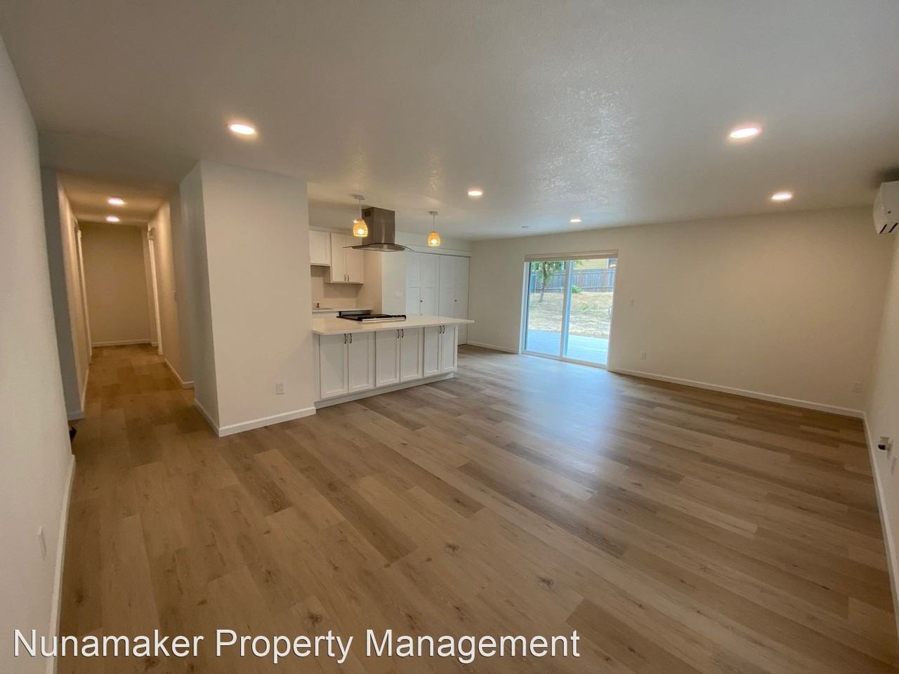 822 Ne Forest Ln - Photo 3 of 26
