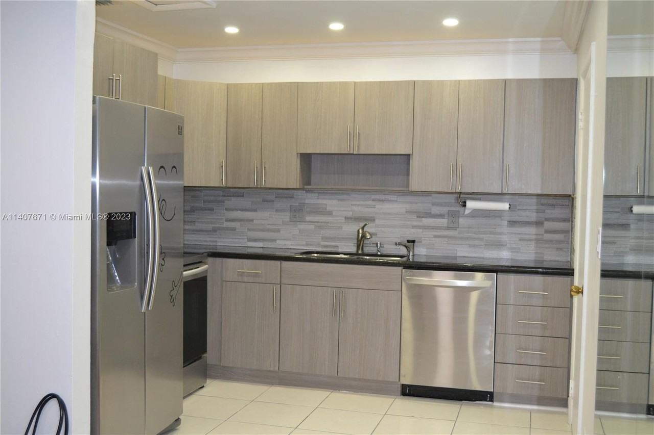 12800 Sw 43rd Dr - Photo 3 of 42
