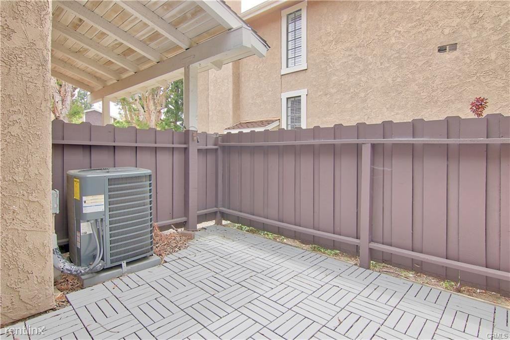 5824 Canterbury Dr - Photo 2 of 10