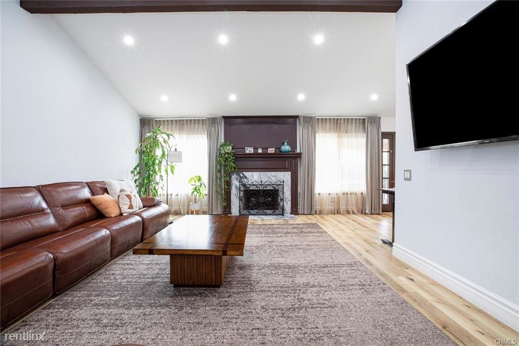 13153 Constable Ave - Photo 2 of 10