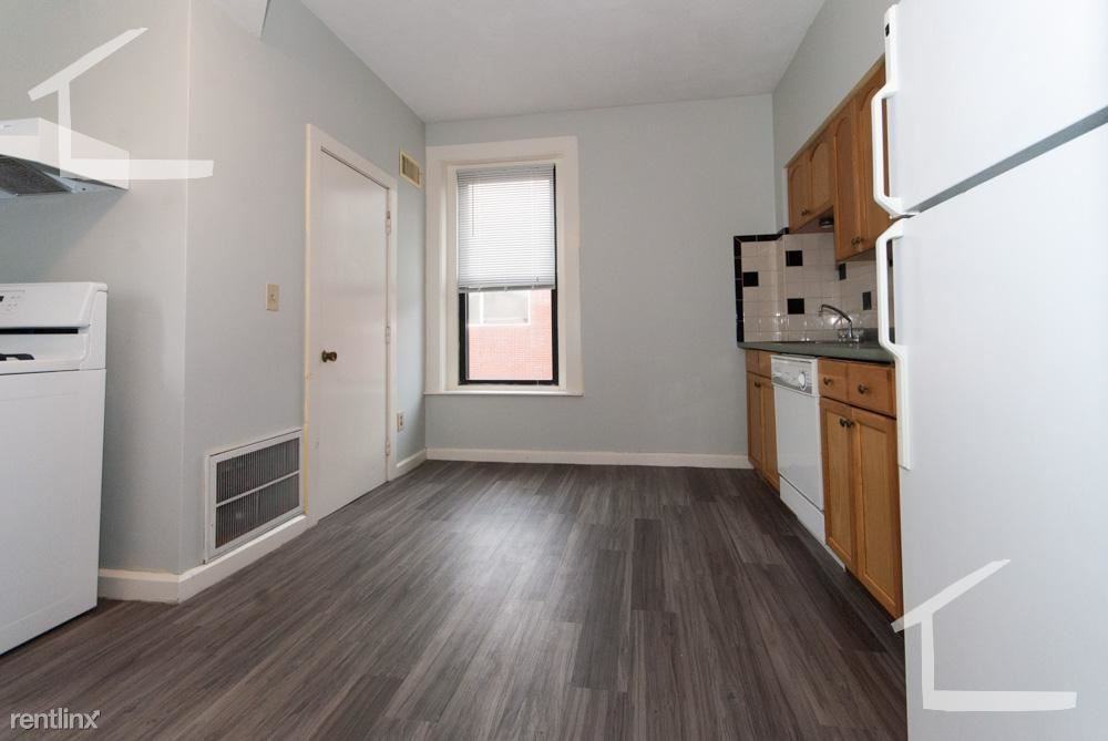 308 Washington St - Photo 3 of 9