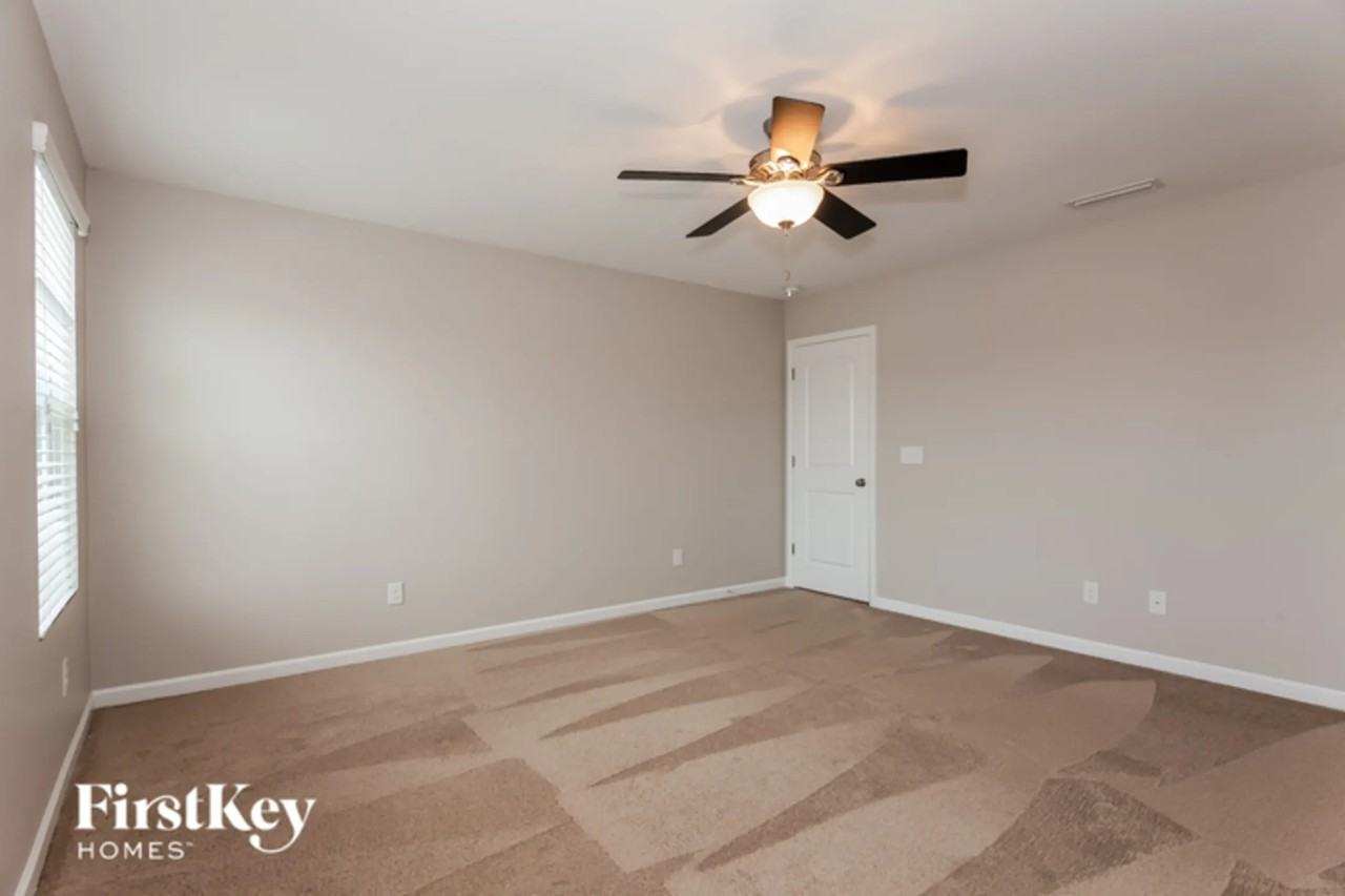 8192 Thornton St - Photo 2 of 14