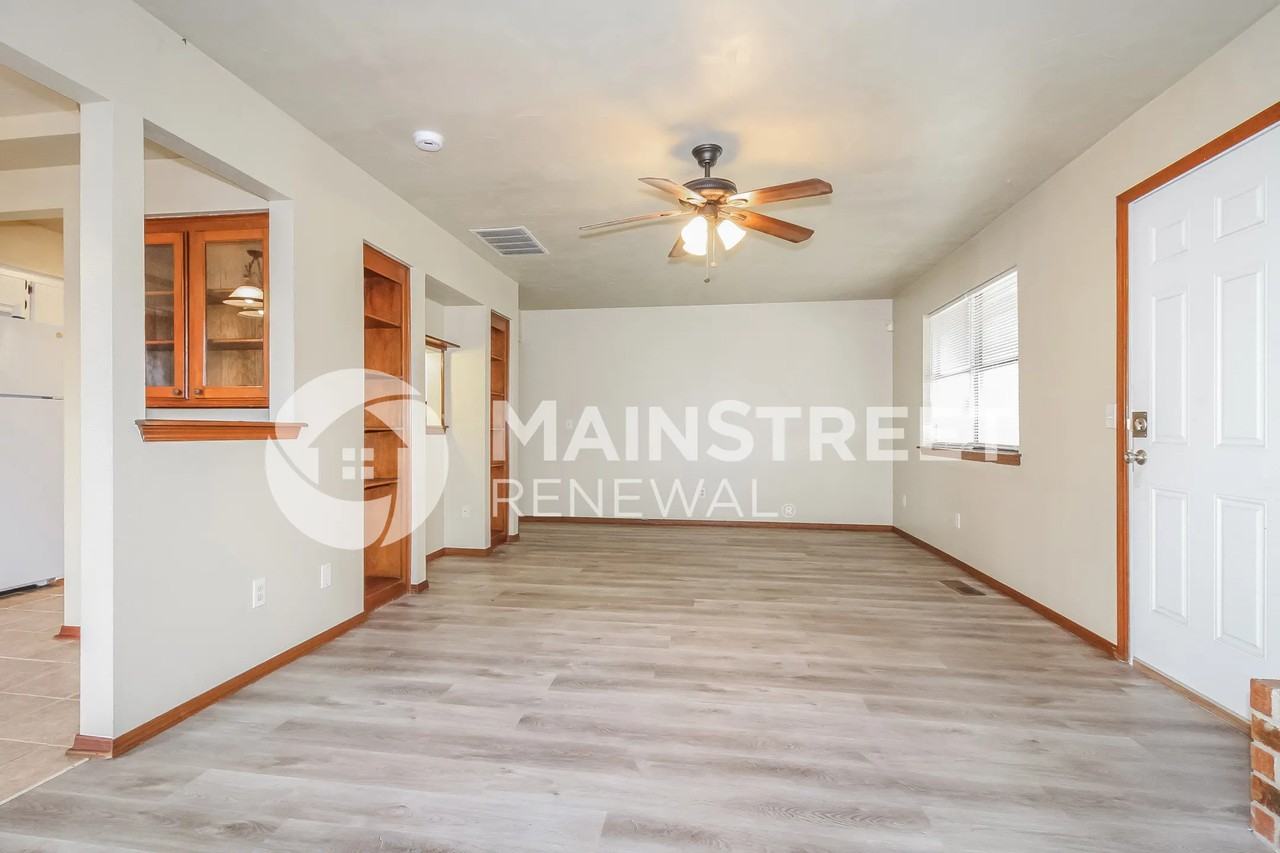 3804 Se 48th St - Photo 3 of 16