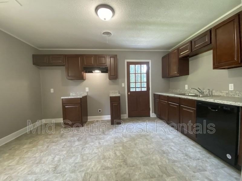 3288 Charlotte Rd - Photo 3 of 8