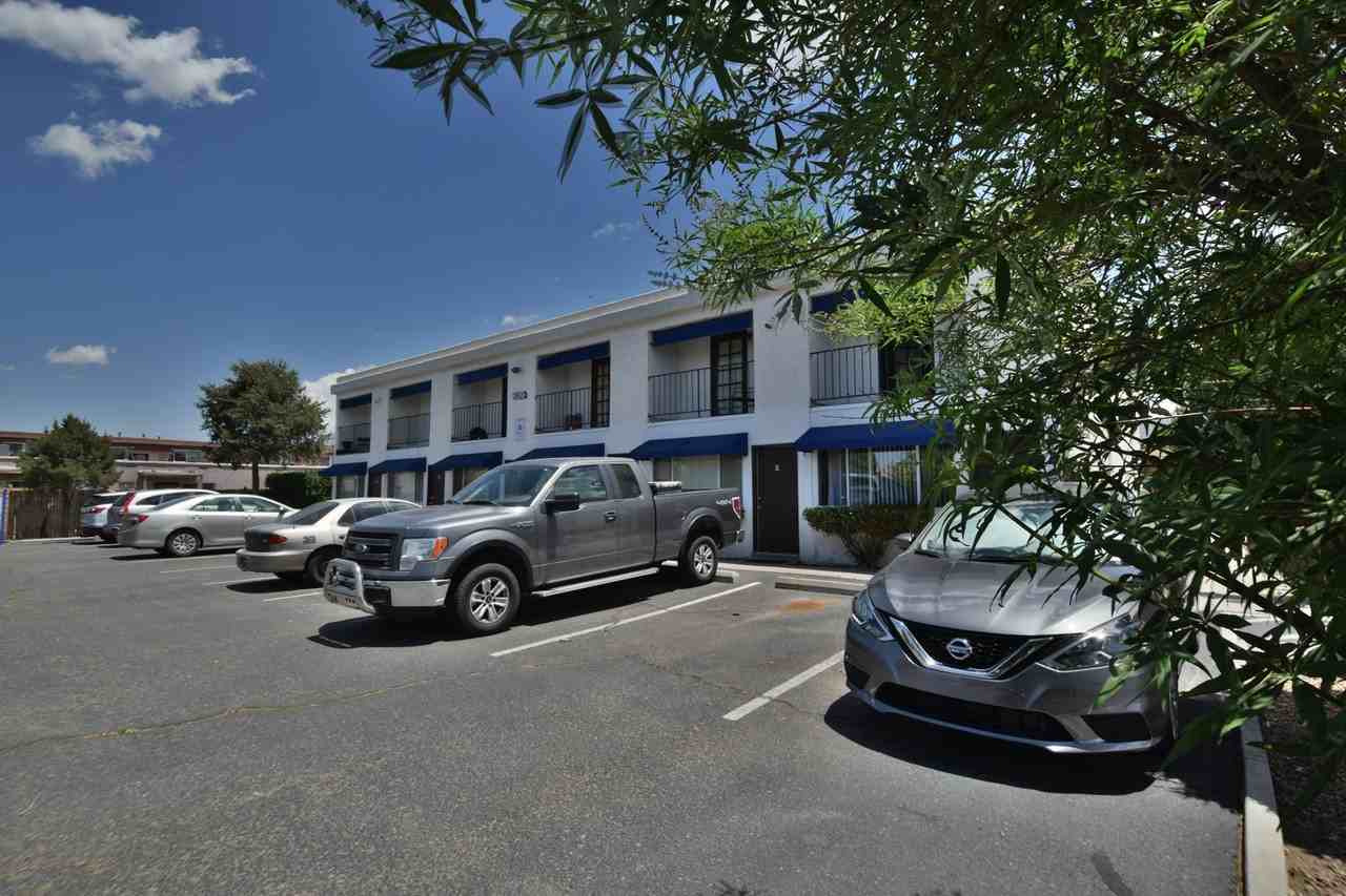 612 Morris St Ne - Photo 2 of 25