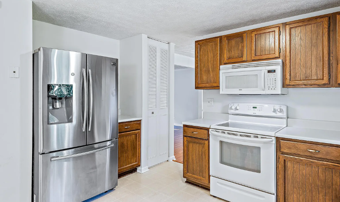 132 Pearsall Ave #NA - Photo 2 of 6